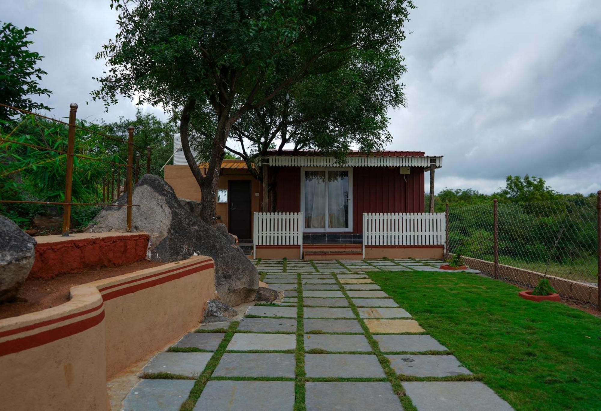 Village Trails Resort Хайдарабад Экстерьер фото
